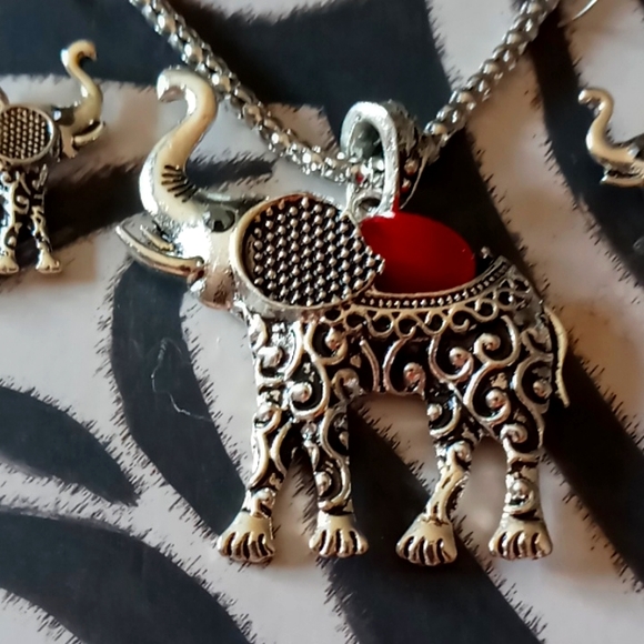 ELEPHANT SET/RED CORAL 3-PIECE NECKLACE/BRACELET / EARRINGS - Picture 2 of 5